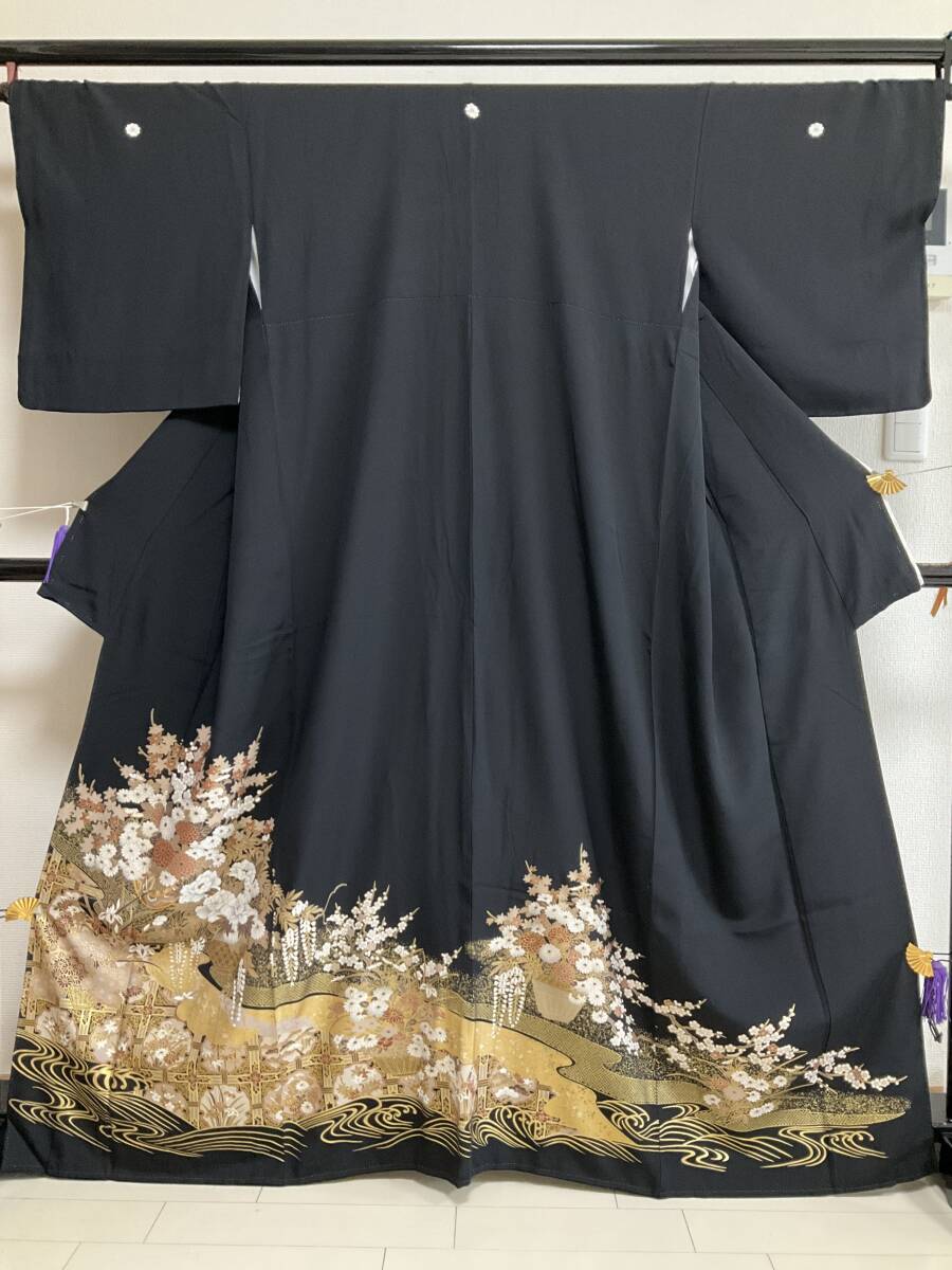 ■E3338■中古■正絹縮緬■雪輪文に花籠模様　金彩　五つ紋　袷　黒留袖■丈165　裄69■丈長　裄長　剣片喰紋　