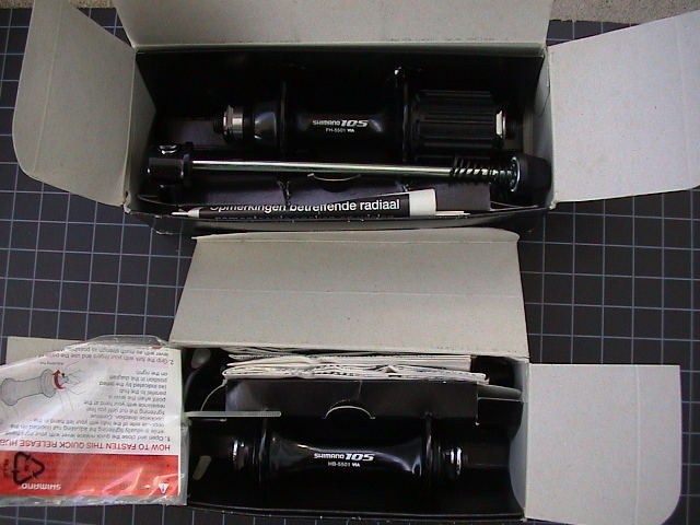 シマノ　SHIMANO　105　ブラック　黒　前後セット　HB-5501＋FH-5501　32Ｈ　100×130　９S　9速　元箱　取説付　新品未使用 