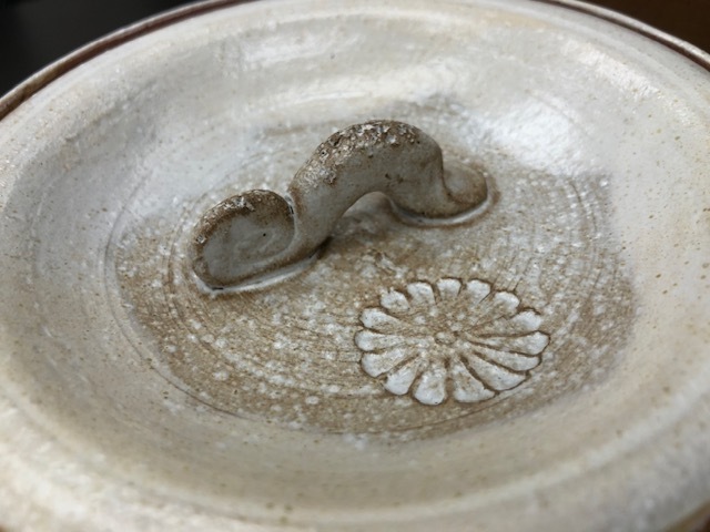 陶光 作 白掛釉花文水指 茶道具 茶器 水指 逸品 美品 です。 Yahoo!オークション - 未使用品 陶光作 茶道具 水指 白掛釉花文
