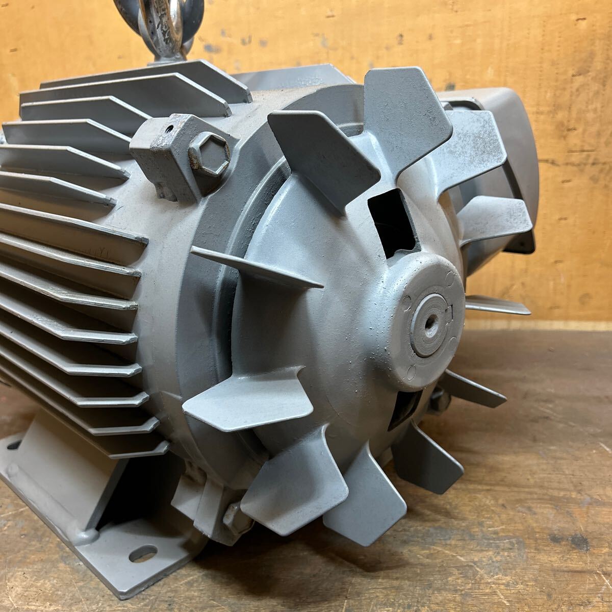 送料別 三菱全閉モーター三相400v11kw4pシャフト42mmキー幅12mm 送料別 三菱全閉モーター三相400v11kw4pシャフト42mmキー幅12mm