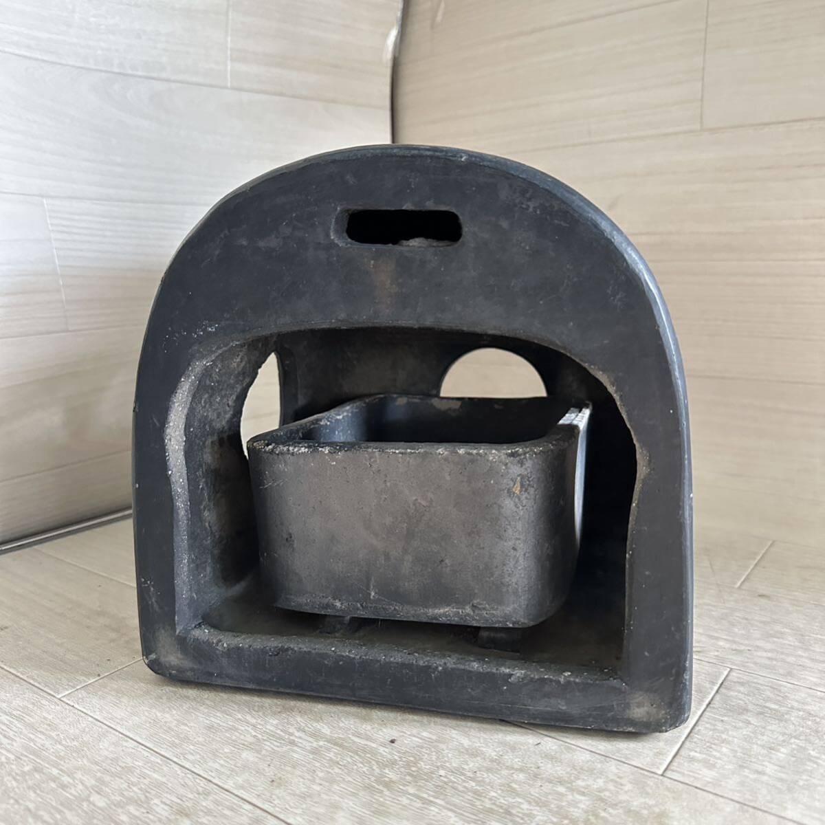 ＆ A0513 年代物 猫行火 瓦行火 あんか 木炭 豆炭 古道具 昭和レトロ 