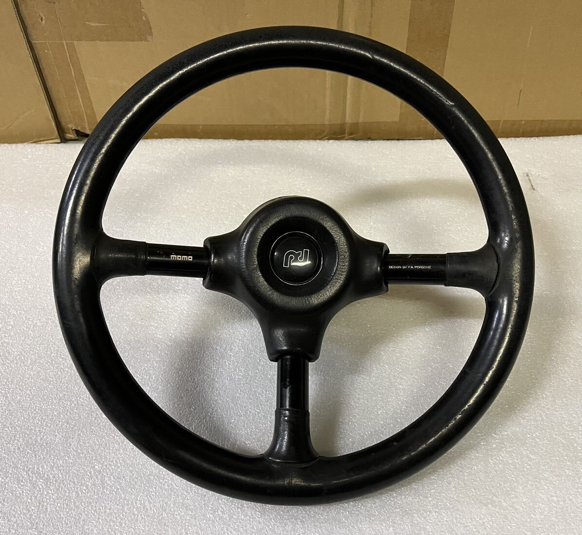 Momo モデル02 ステアリングホイール 【 車 4輪 ステアリング