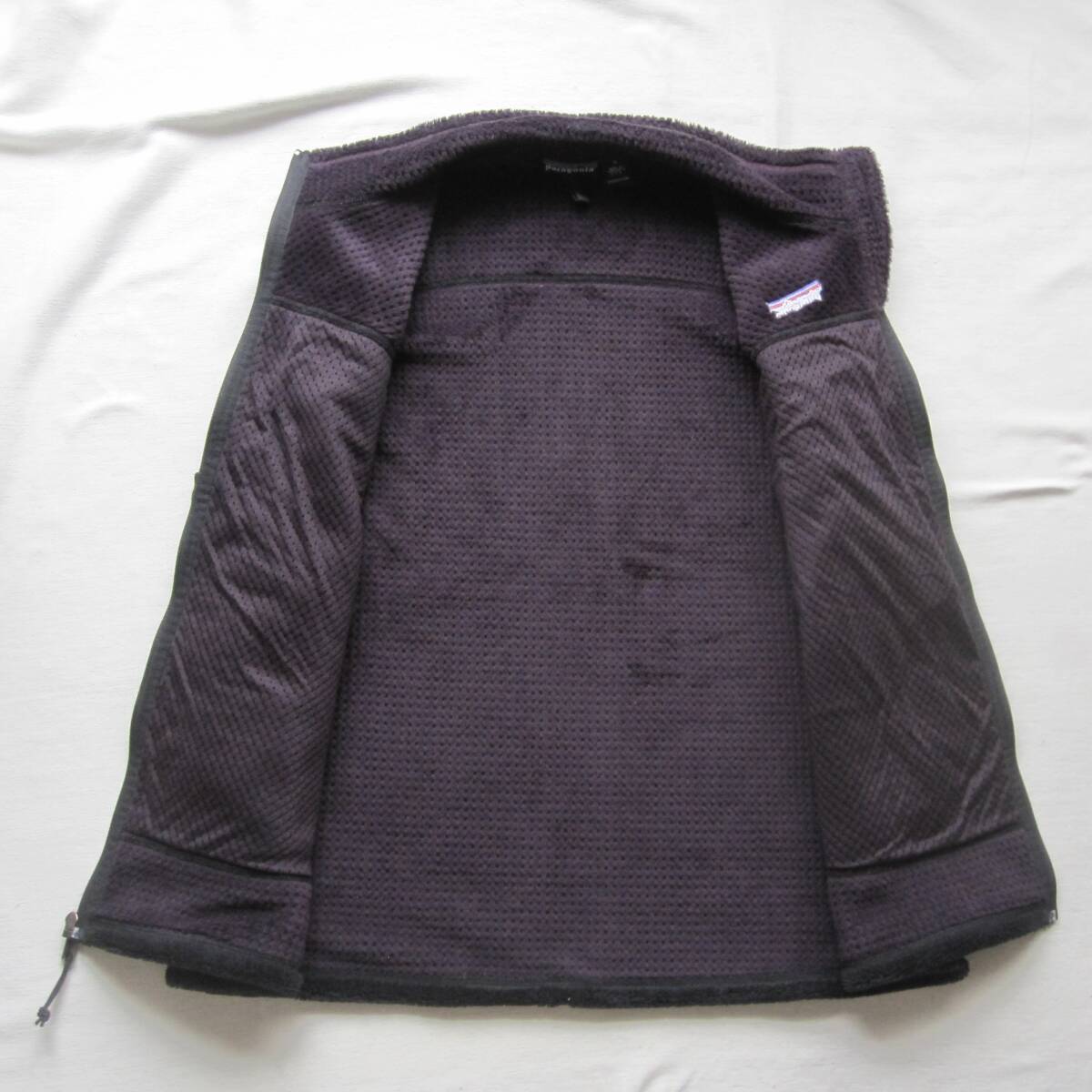 Bibian 比比昂- ☆ '02 パタゴニアR4 ベスト(XL) 刺繍タグ2002 Bibian 比比昂- ☆ '02 パタゴニアR4 ベスト(XL) 刺繍タグ2002