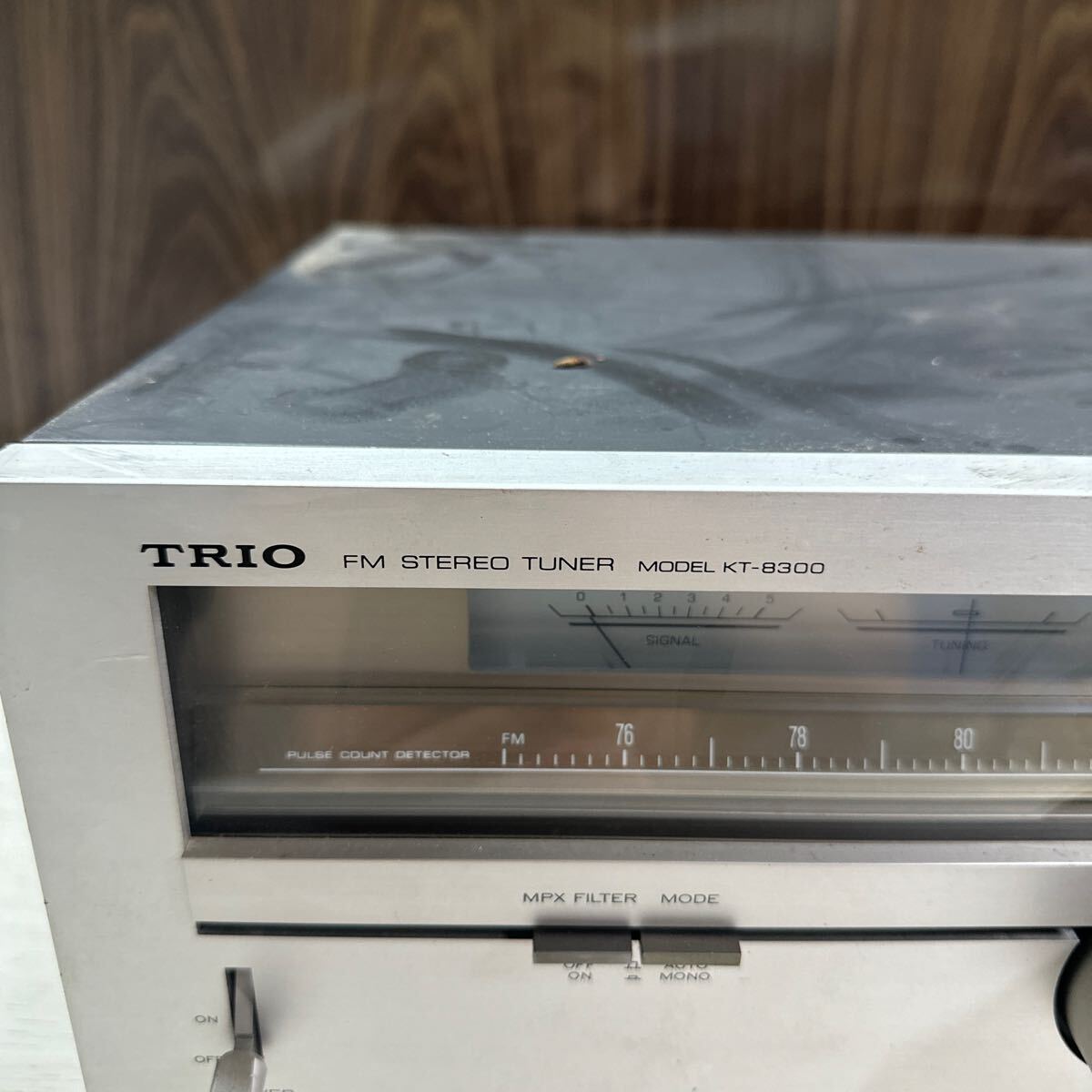 MYM9-469 супер-скидка тюнер TRIO KT-8300 FM STEREO TUNER электризация не возможно Junk *3 раз повторная выставка . ликвидация 