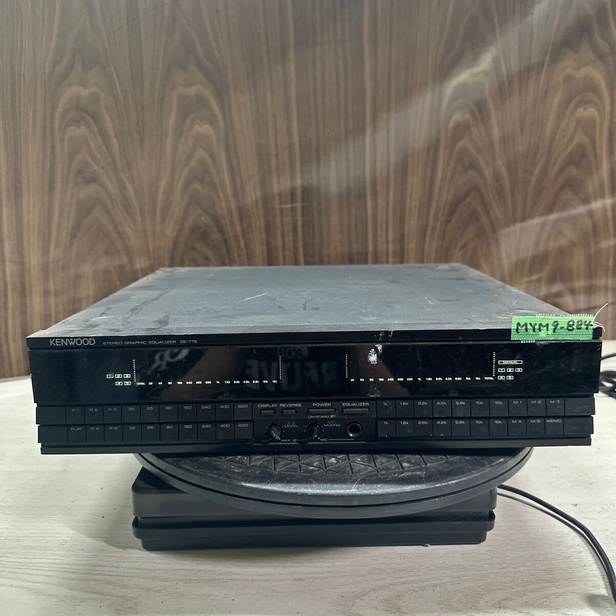 MYM9-884 激安 イコライザー KENWOOD GE-77E STEREO GRAPHIC EQUALIZER 通電OK 中古現状品 ※3回再出品で処分