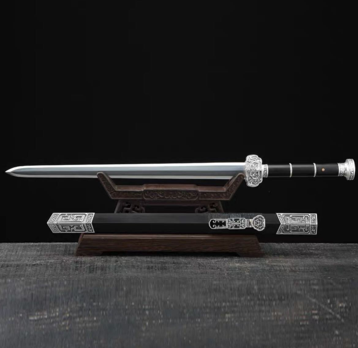 黒檀木 古美術 細工彫刻 手作り鍛造 極上品 工芸品 置物 武具 黒檀木 古美術 細工彫刻 手作り鍛造 極上品 工芸品 置物 武具