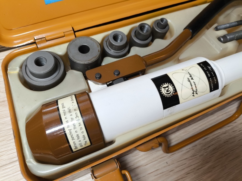 美品 亀倉精機 リード 油圧パンチ HP-1 パワマンジュニア 手動 美品 亀倉精機 リード 油圧パンチ HP-1 パワマンジュニア 手動