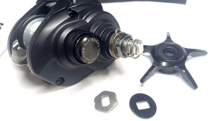 ダイワ 限定 ハンドル無し 管73EP 22TR SV TW 105H-SLPW 右 ダイワ 限定 ハンドル無し 管73EP 22TR SV TW 105H-SLPW 右