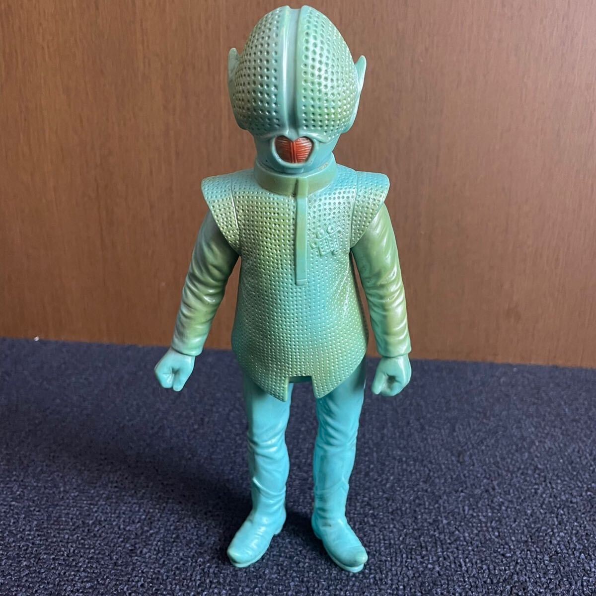 Yahoo!オークション - シャプレー星人 ソフビ ブルマァク 当時物 Yahoo!オークション - シャプレー星人 ソフビ ブルマァク 当時物
