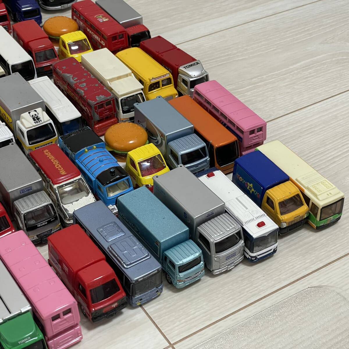 トミカ大量まとめ売り トミカ大量まとめ売り - メルカリ