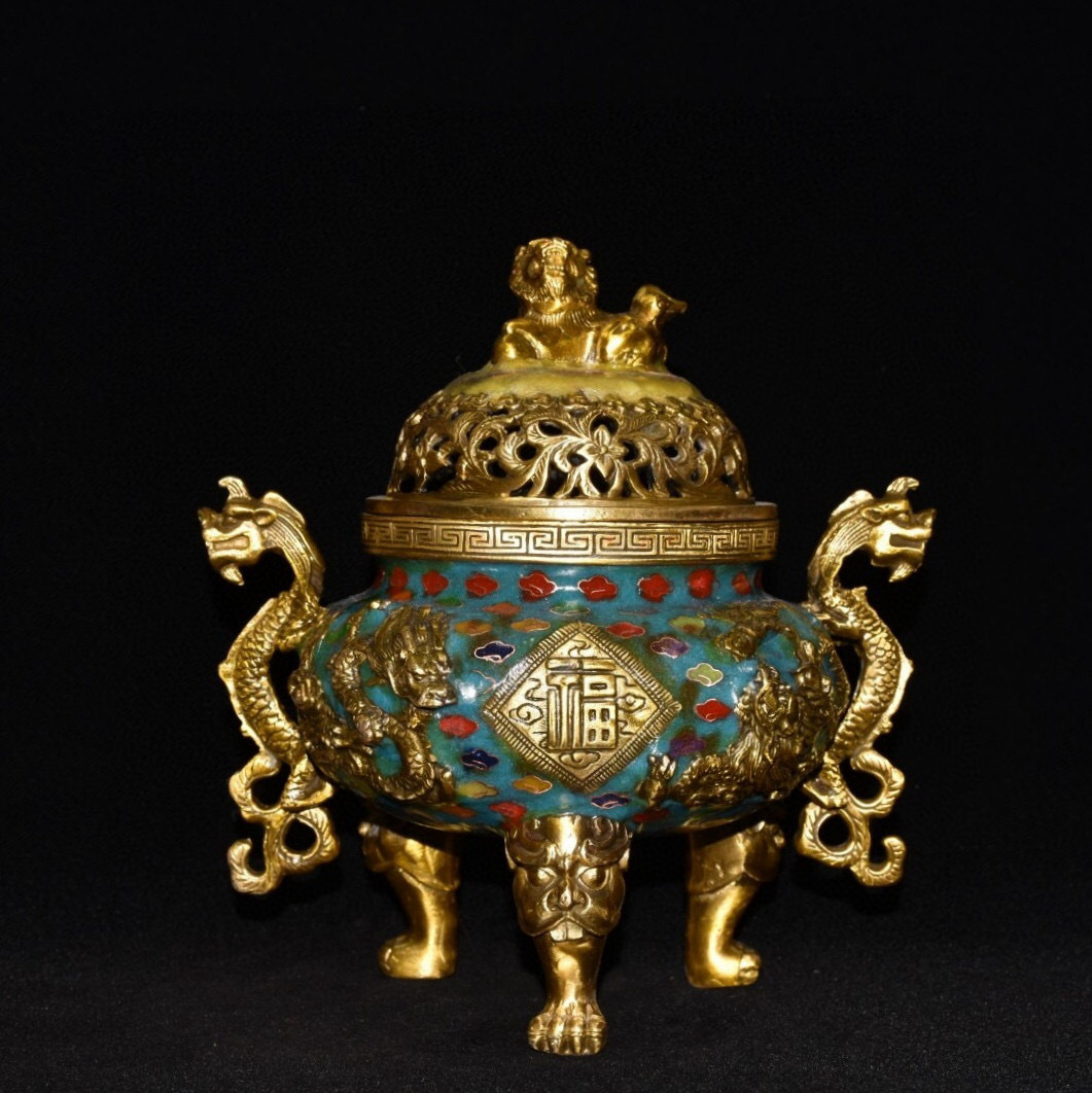 超珍館蔵】銅製 塗金 景泰藍 琺瑯彩 雙龍耳 福寿三足熏 超珍館蔵】銅製 塗金 景泰藍 琺瑯彩 雙龍耳 福寿三足熏