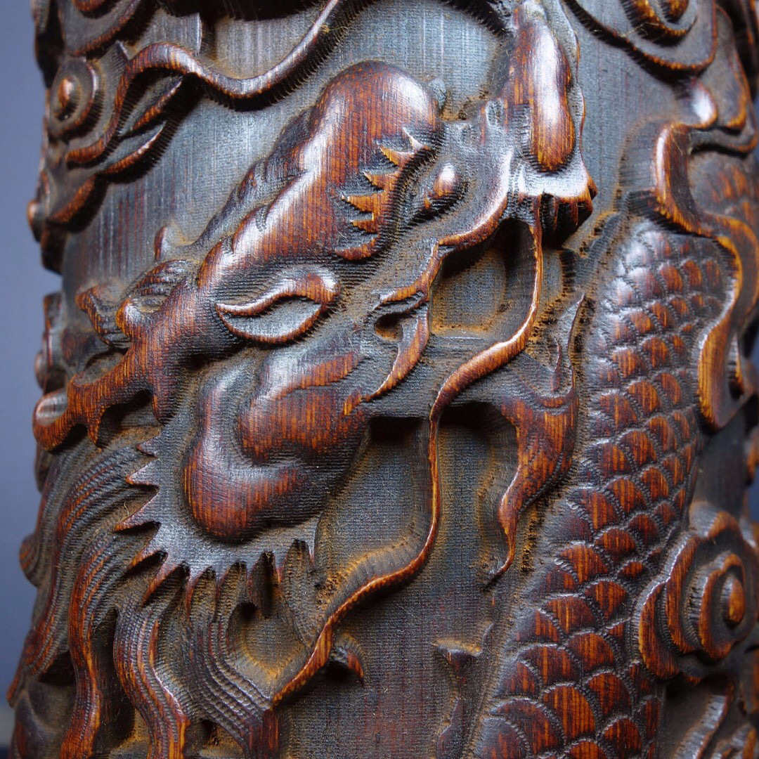 超珍館蔵】竹材細密彫 龍行天下紋 筆筒 置物 古賞物 古美術品 超珍館蔵】竹材細密彫 龍行天下紋 筆筒 置物 古賞物 古美術品