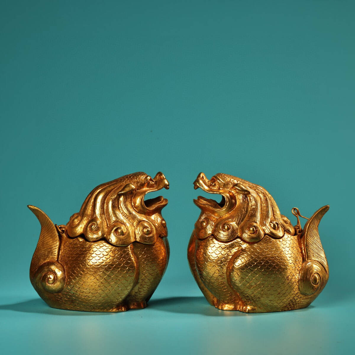 【超珍館蔵】銅製 塗金 瑞獣熏香炉一對 置物 古賞物 古美術品 稀少珍蔵品