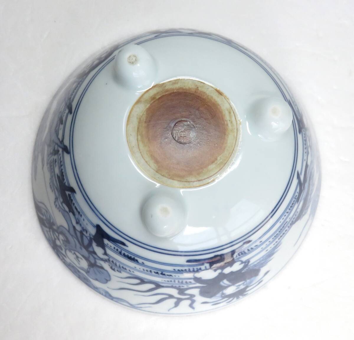 белый фарфор с синим рисунком коробка для выпечки 1 частное лицо предмет