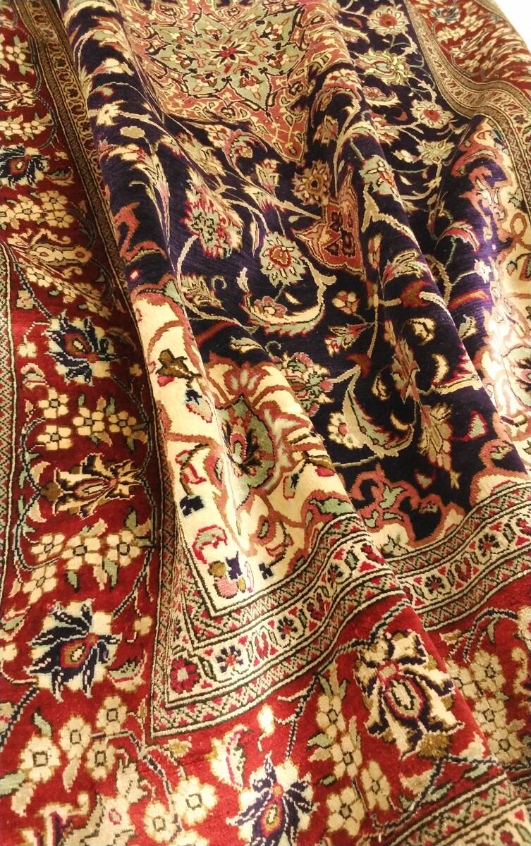 J70【イチオシ絶品】ペルシャ絨毯 クム シルク 手織り 80cm-123cm 81万ノット ヴィンテージ アンティーク トルコ絨毯 ヘレケ