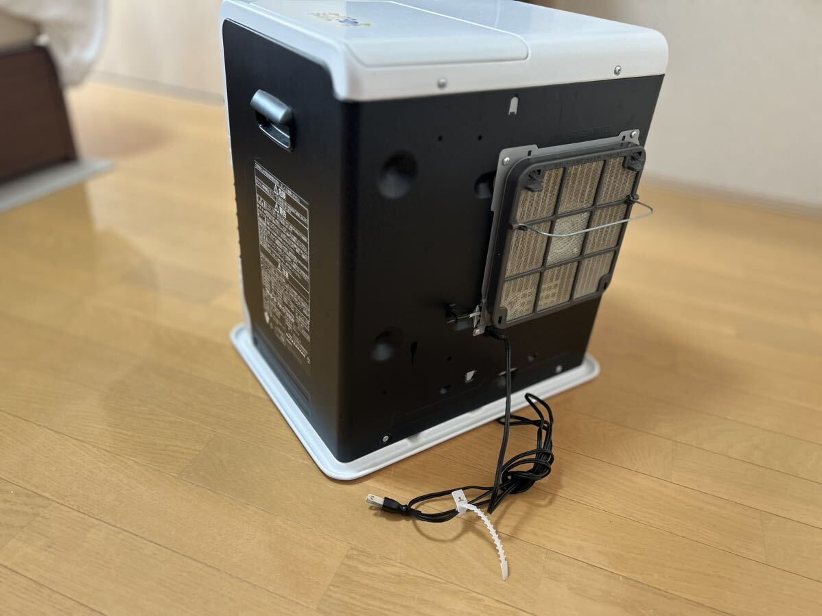 16年製/おまけ付】ダイニチ 石油ファンヒーター FE-3716SDR-W 16年製/おまけ付】ダイニチ 石油ファンヒーター FE-3716SDR-W