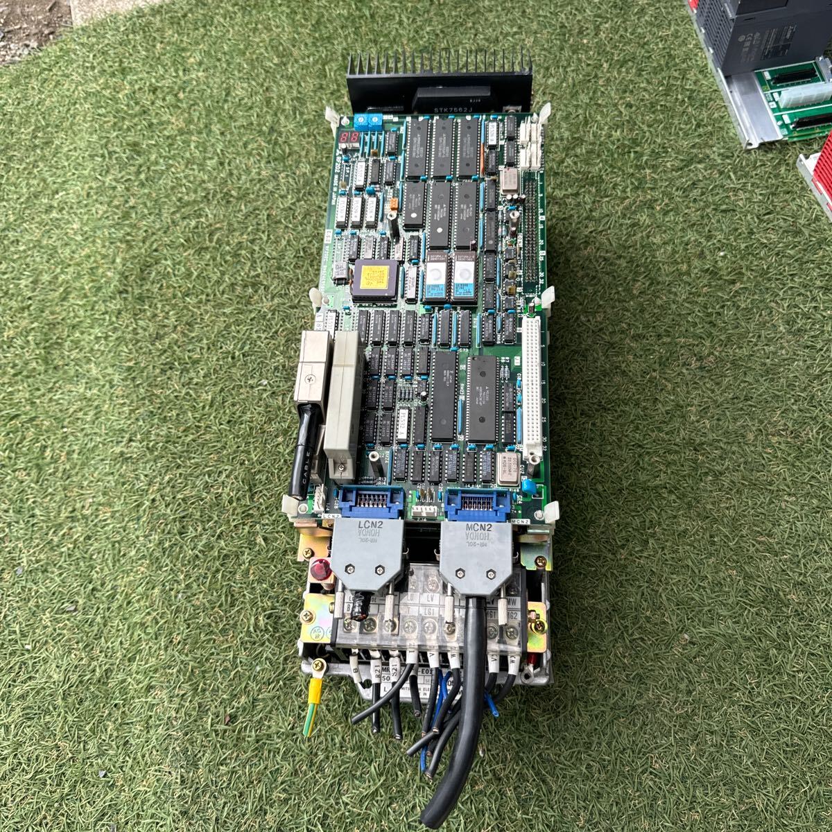 4Y221 MITSUBISHI MR-S2-80B-E01 SERVO DRIVE 保証付き イン 4Y221 MITSUBISHI MR-S2-80B-E01 SERVO DRIVE 保証付き イン