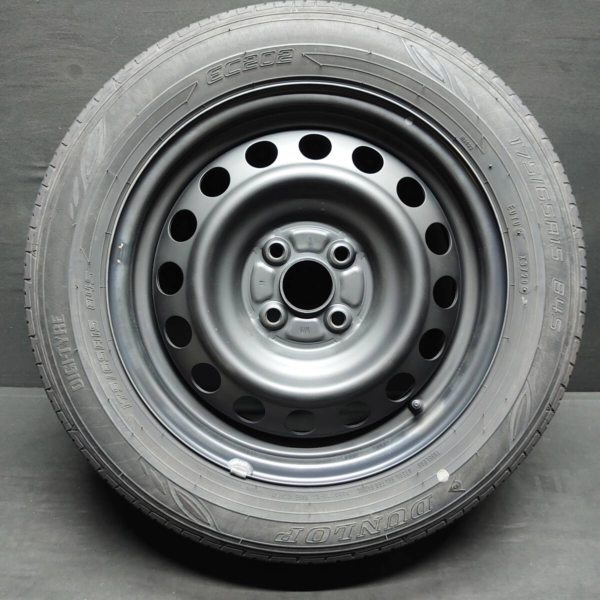 ★☆ トヨタ純正 ダンロップ 175/65R15 スペイド アクア ヴィッツ カローラ アクシオ ポルテ PCD/100/+39 1本のみ #23478 ☆★
