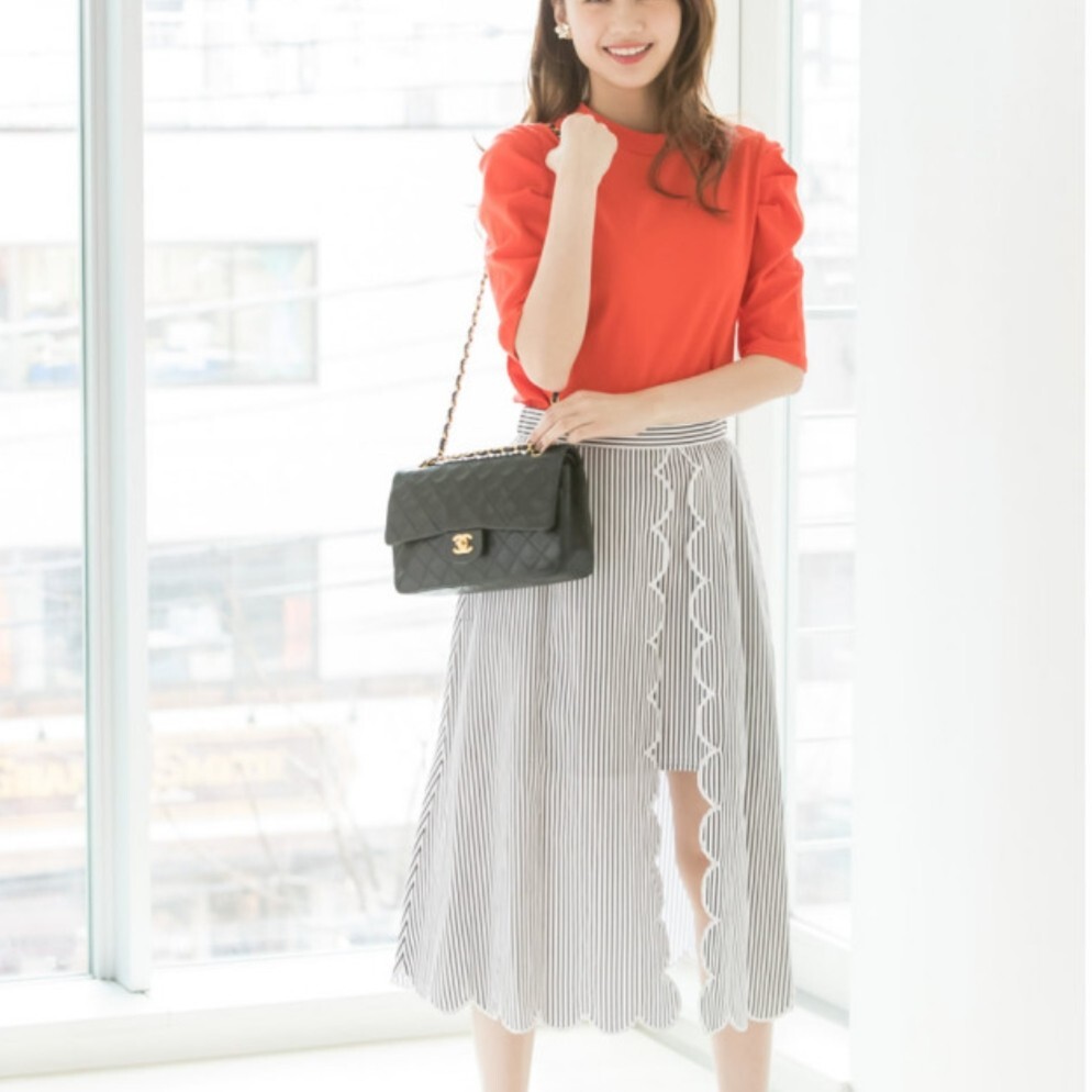 美品 tocco closet チラリ美脚見せスカラップ×ストライプ柄 スカート ロングスカート_画像3