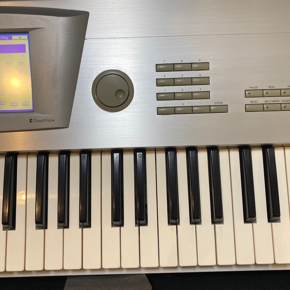 Bibian 比比昂- KORG trinity V3 シンセサイザーmoss 搭載
