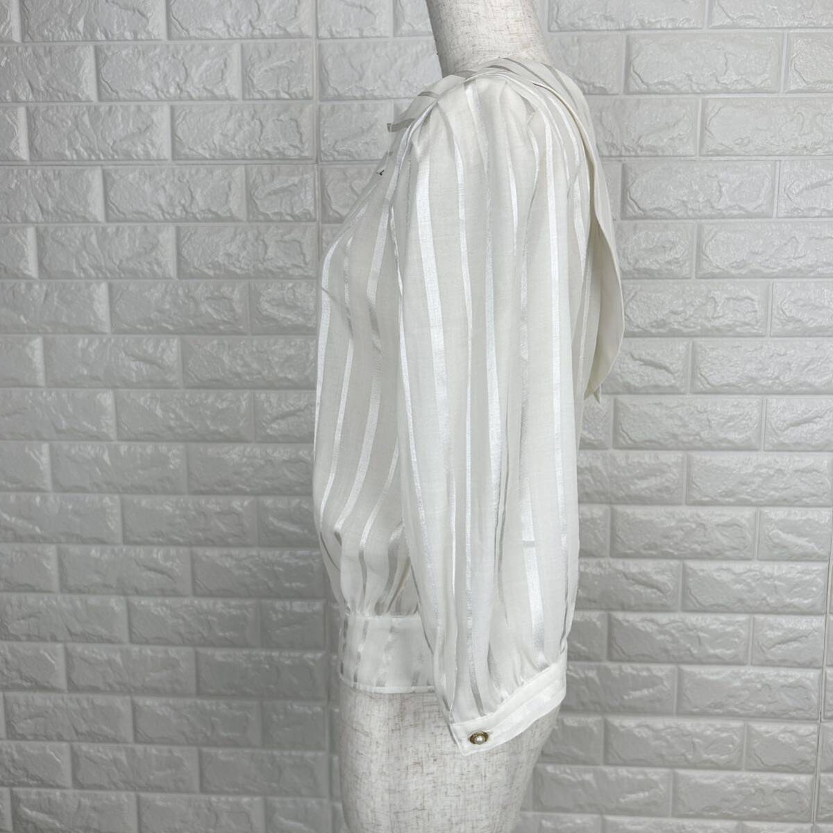 【A1218】 LOVE ONE ラブワン Mサイズ ホワイト ストライプ シャツブラウス レディース 長(zhǎng)袖 パールボタン クラシックデザイン