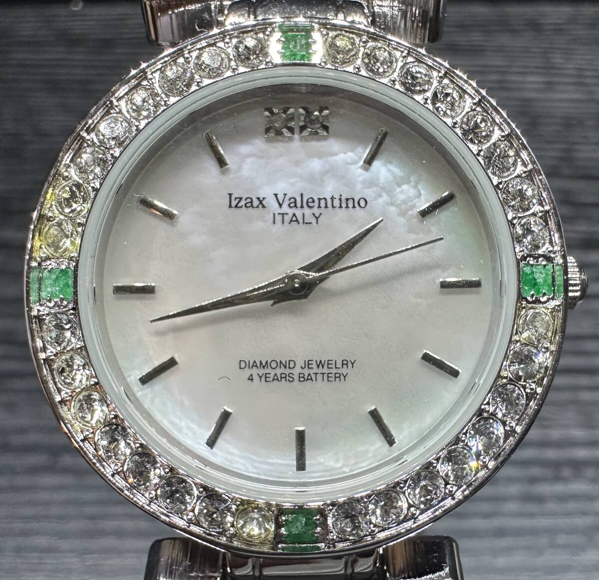  wristwatch Izax Valentino ITALY IVG-9100-3 natural emerald natural shell face DIAMOND JEWELS Isaac Valentino men's operation goods 8E170WA