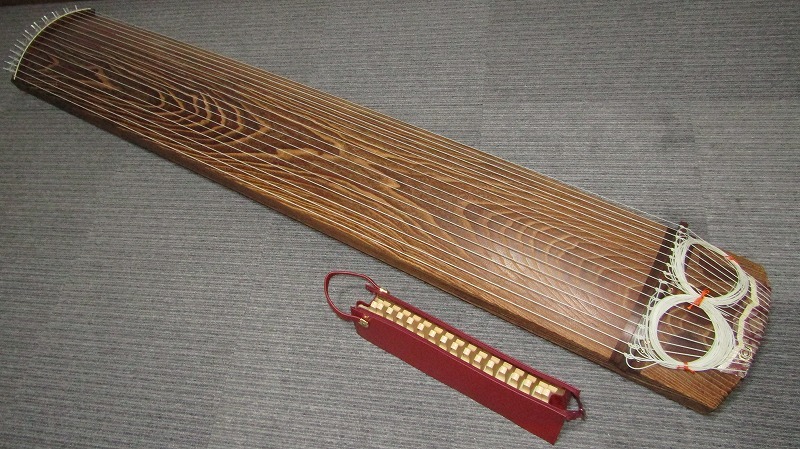 お琴17弦　並甲　すだれ彫　付属品　事前現品確認、手渡し可能 お琴17弦 並甲 すだれ彫 付属品 事前現品確認、手渡し可能 お