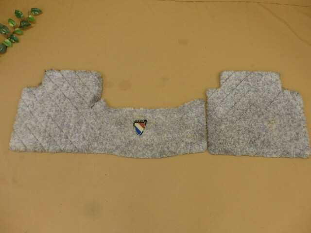 C836 貴重 日産 当時物 絶版品 ★ レパード 前期型 F31系 GF31 純正 リア フロアーマット (左右 洗浄済み) ★ ニッサン 旧車 あぶない刑事
