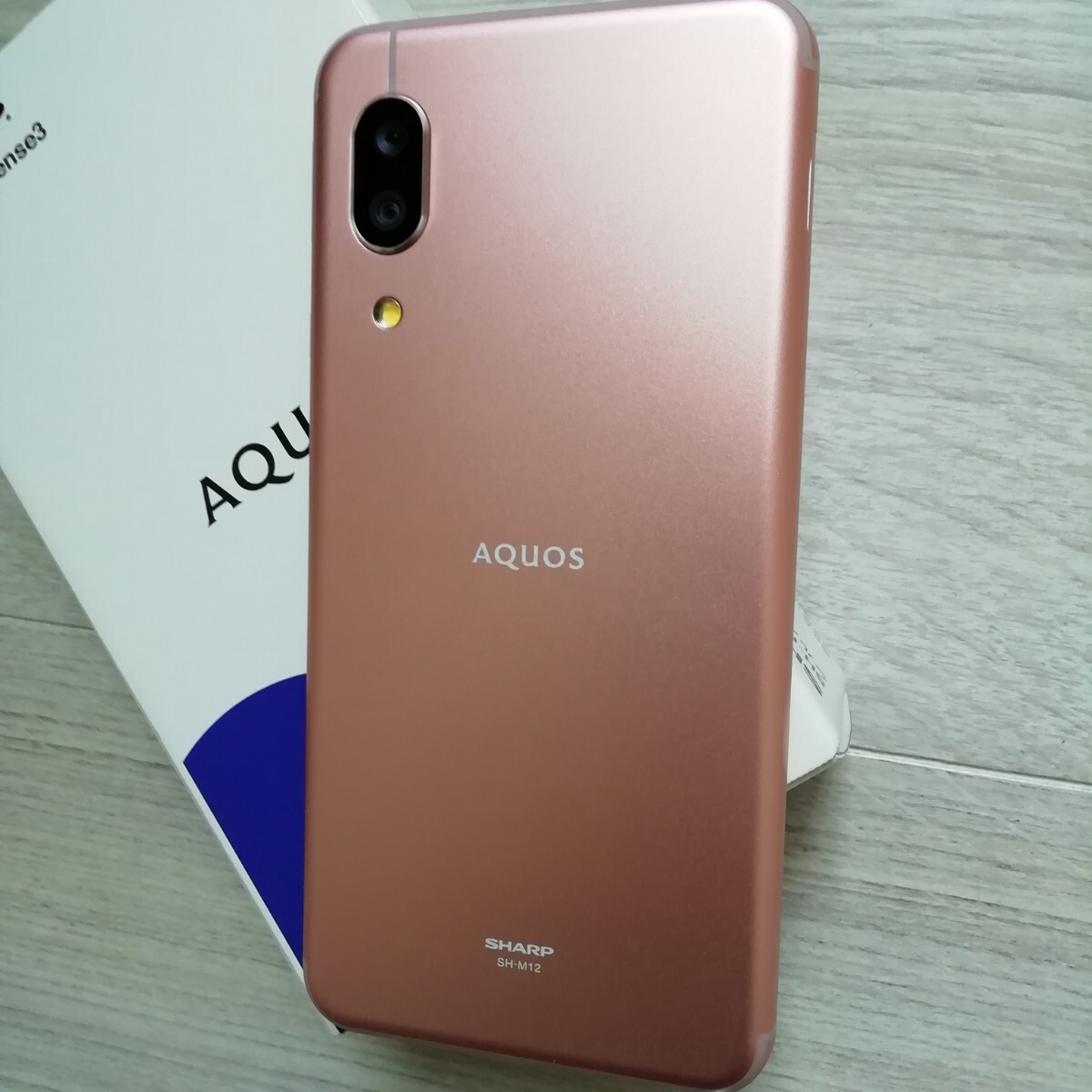 SHARP 「AQUOS sense3」 SH-M12y アクオスセンス3 美品 ライト SHARP 「AQUOS sense3」 SH-M12y アクオスセンス3 美品 ライト