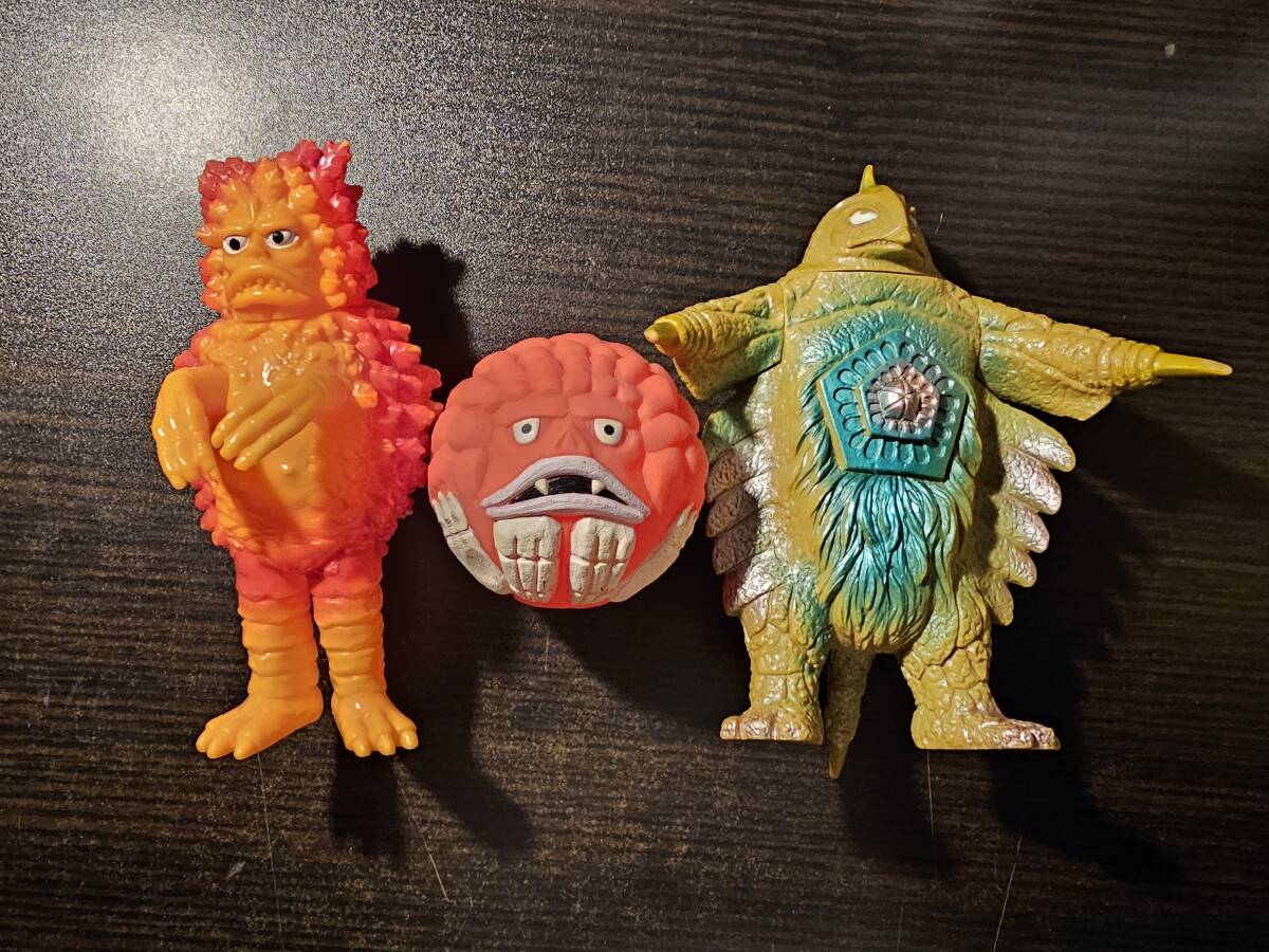 ウルトラマン 怪獣 ソフビ ピグモン ガラモン セット Yahoo!オークション - 怪獣 ソフビ 3個セット ガラモン ピグモン