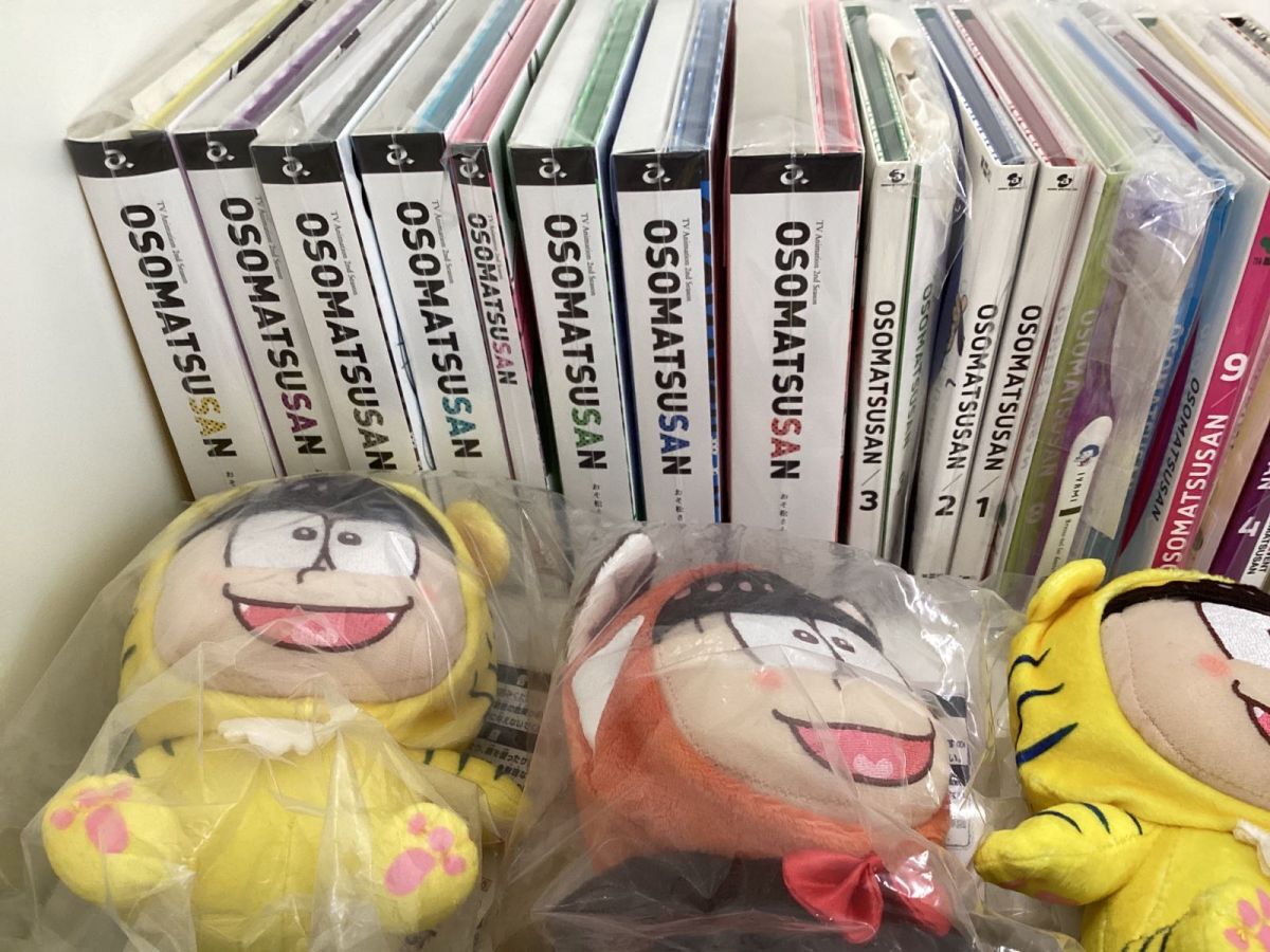 同梱不可/現状 おそ松さん グッズ まとめ売り カラ松 一松 他 同梱不可/現状 おそ松さん グッズ まとめ売り カラ松 一松 他
