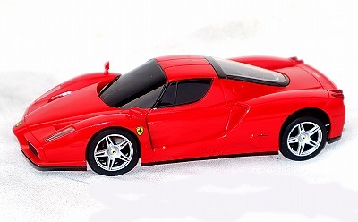ラジコン　未使用品　エンツォ　フェラーリ　1/32　屋內(nèi)専用　アクション　全身　后進　右折　左折　ストップ　作動確認済　