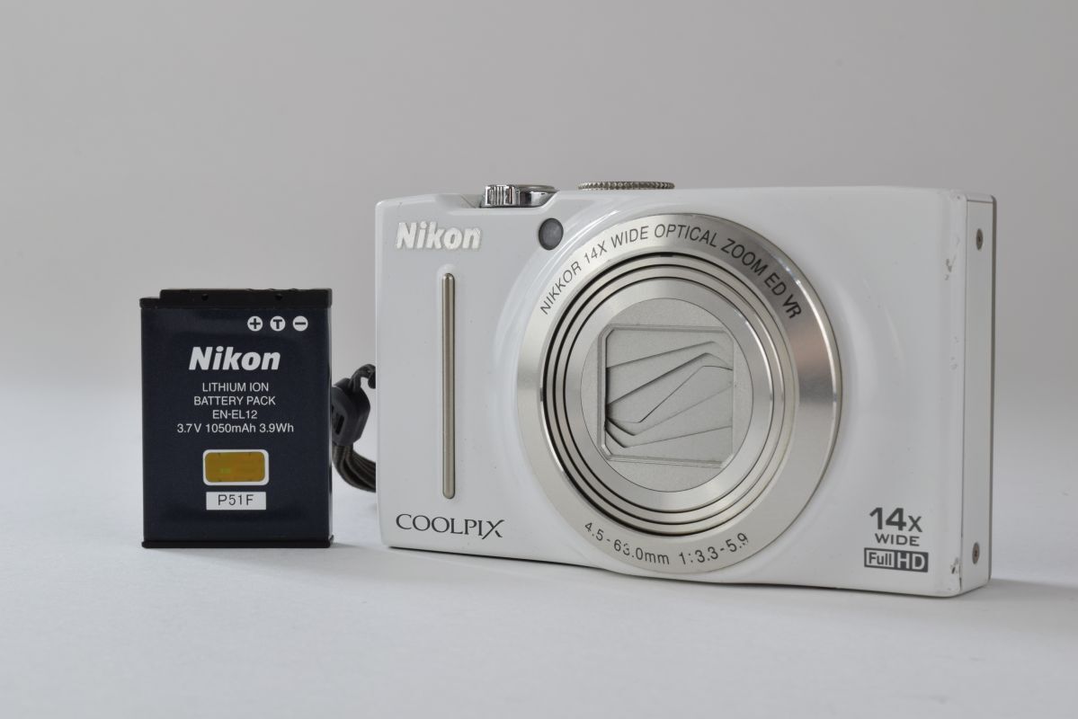 【動作良品】ニコン Nikon COOLPIX S8200 ホワイト コンパクトデジタルカメラ バッテリー 動作確認済