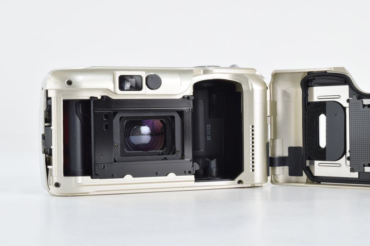 レザーケース付き】FUJIFILM X100F ミラーレス一眼【音出ません レザーケース付き】FUJIFILM X100F ミラーレス一眼【音出ません