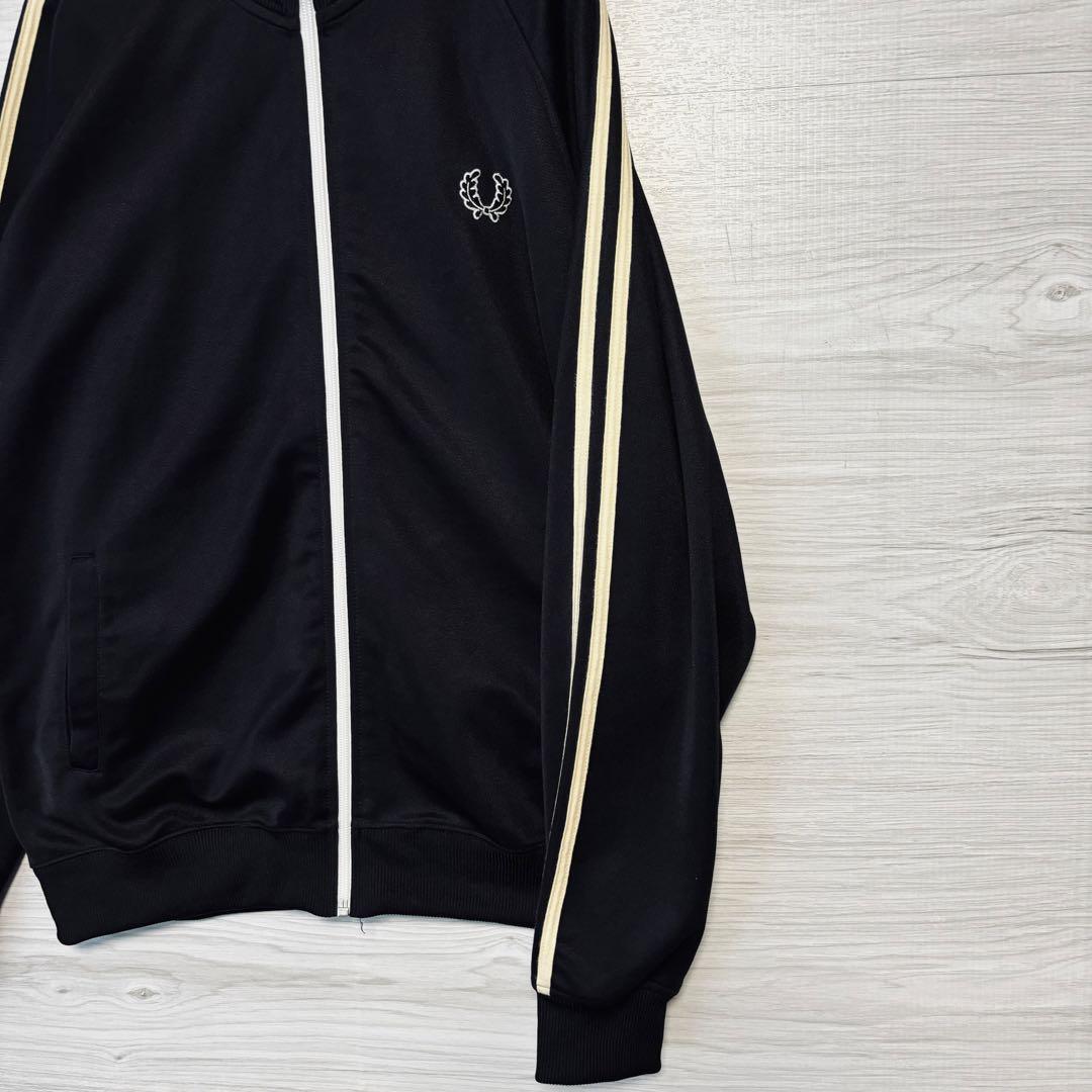 入手困難】FRED PERRY フレッドペリー トラックジャケット L 入手困難】FRED PERRY フレッドペリー トラックジャケット L