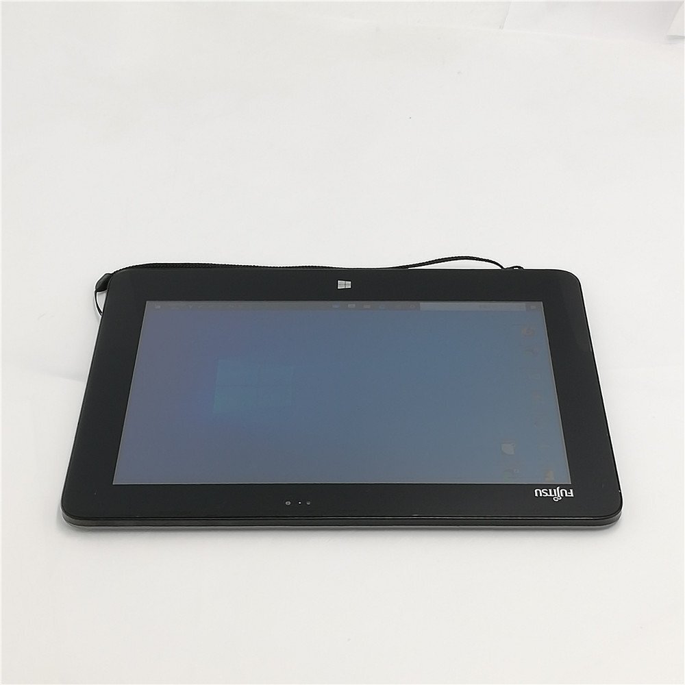  summer vacation Sale limited amount . bargain made in Japan 10.1 type tablet Fujitsu ARROWS Tab Q555/K32 used good goods Atom Bluetooth camera Windows10 Office settled 