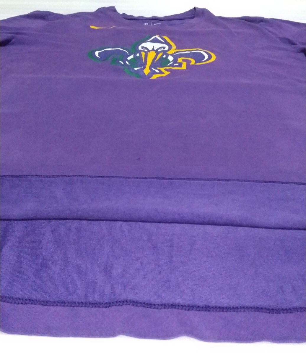 ☆THE NIKE TEE 半袖Tシャツ XLサイズ 紫色スポーツNBAウェア ラバー プリント ファッションDRI-FITティー 洗濯済 ナイキ BETTER WORLD.COM