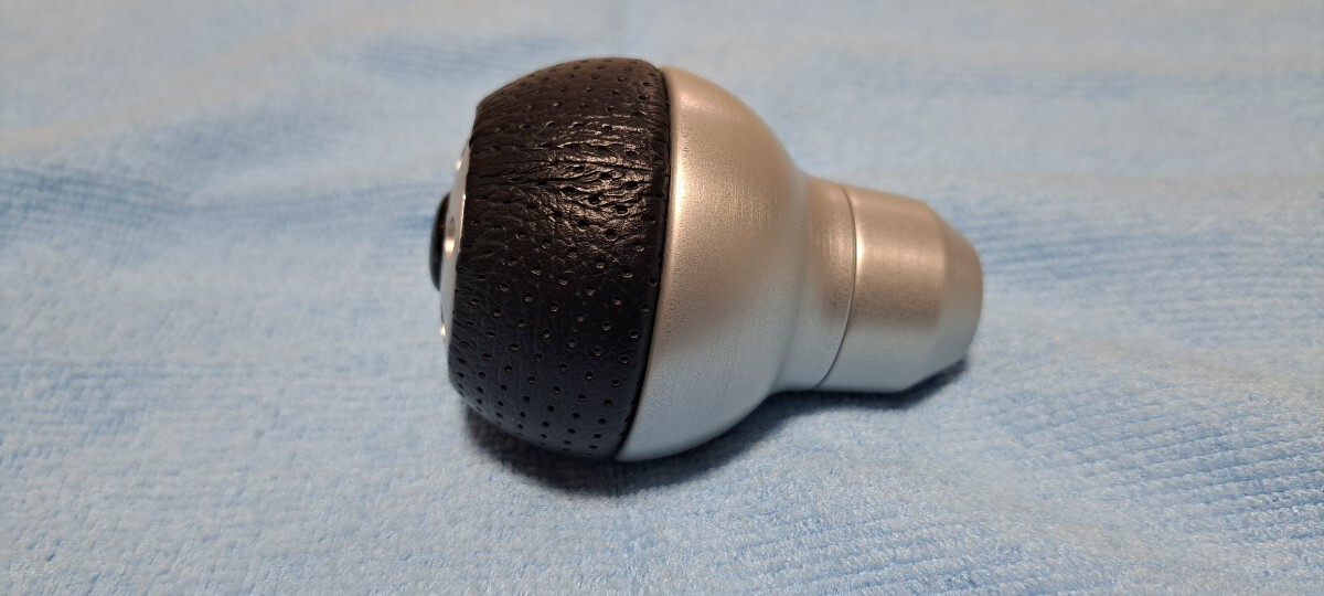 MOMO　モモ　エアレザー　アルミ　シフトノブ