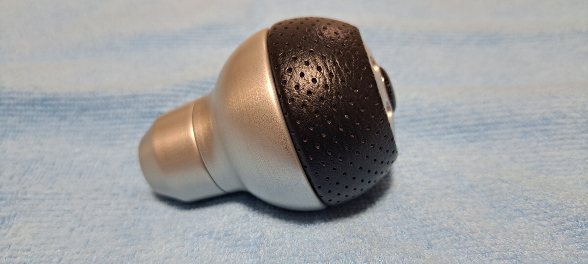 MOMO　モモ　エアレザー　アルミ　シフトノブ