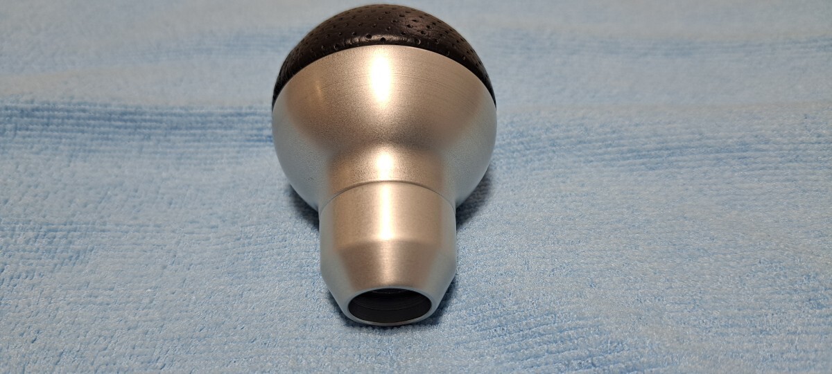 MOMO　モモ　エアレザー　アルミ　シフトノブ