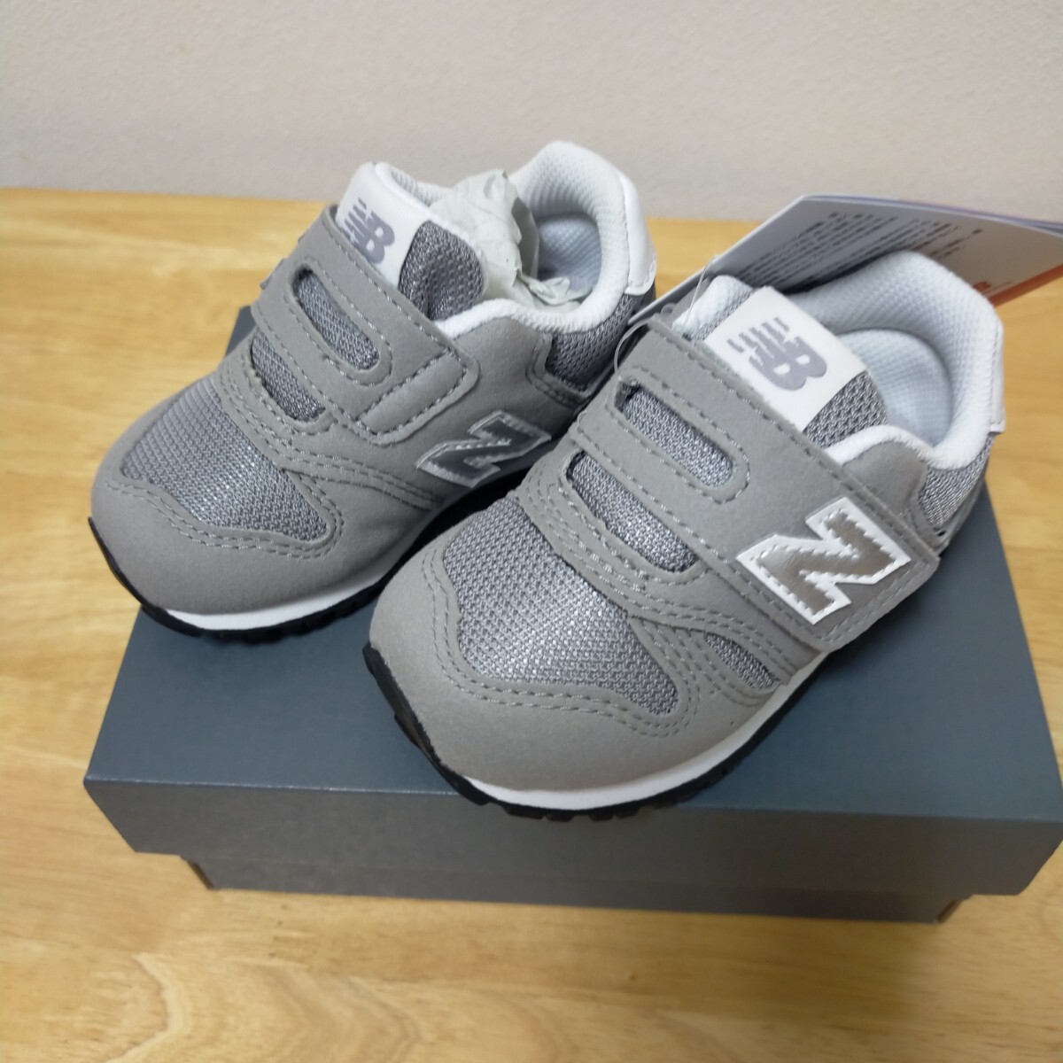 新品　New Balanceスニーカー　IZ373 12cm　グレー