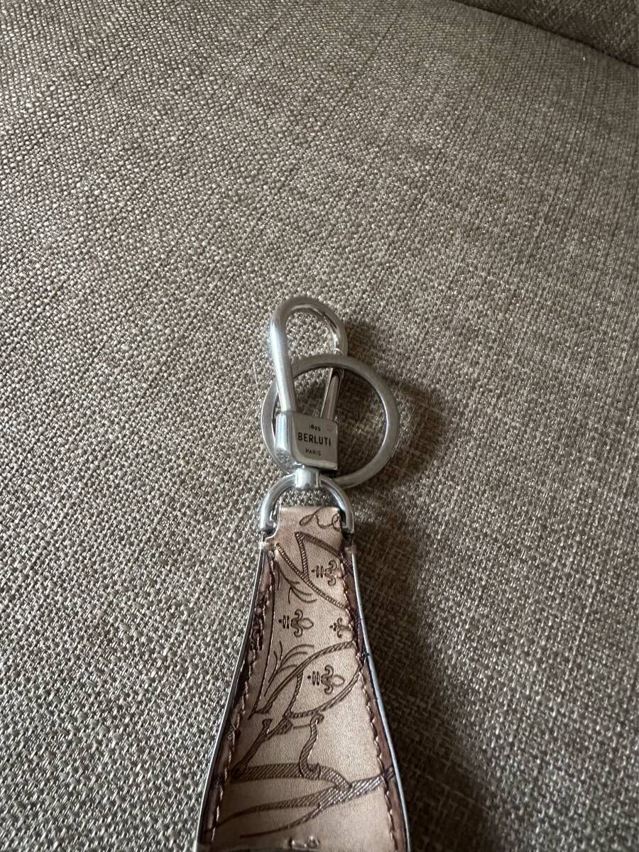 定価7,4万 Berluti Full Scrit Leather Shoehorn Key Ring 定価7,4万 Berluti Full Scrit Leather Shoehorn Key Ring
