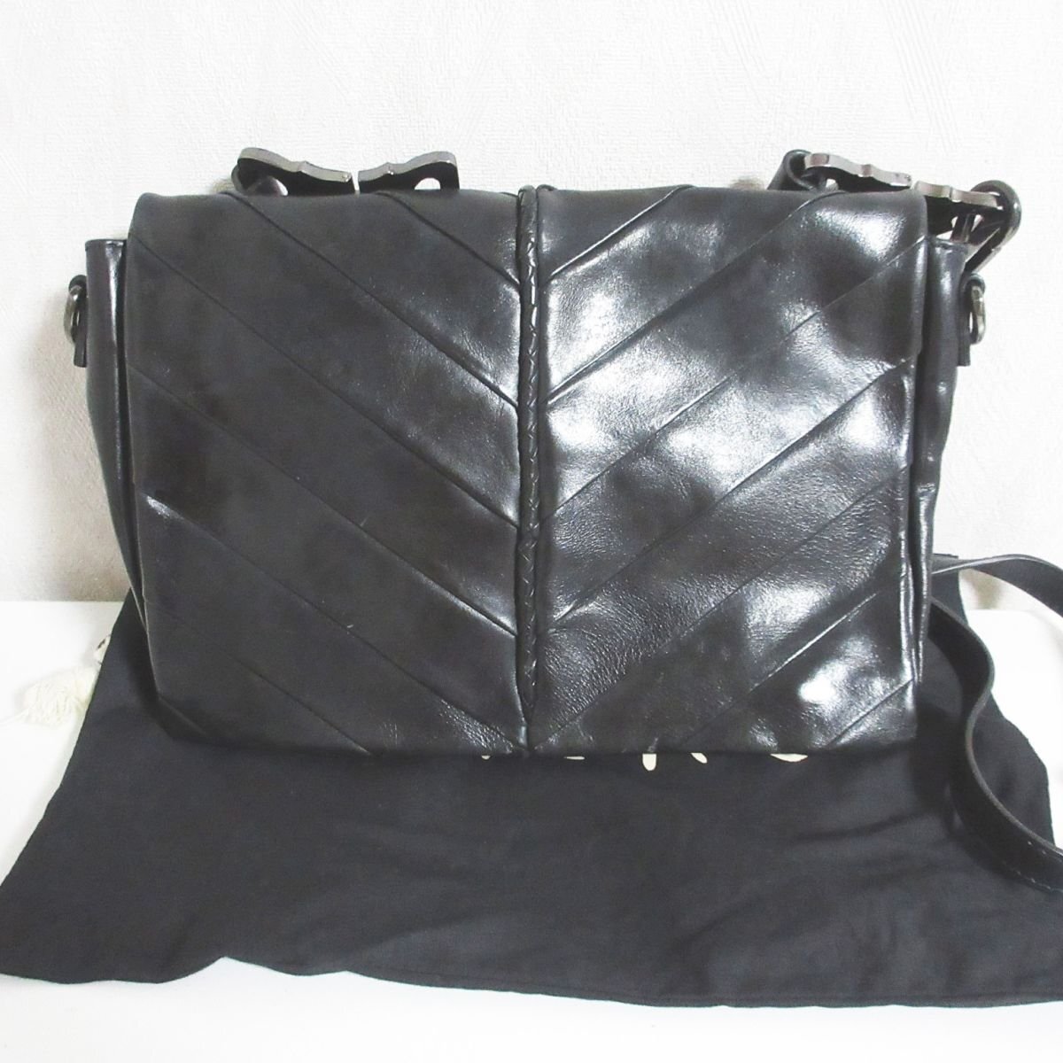  almost beautiful goods amekoami-ko leather flap shoulder bag pochette black *