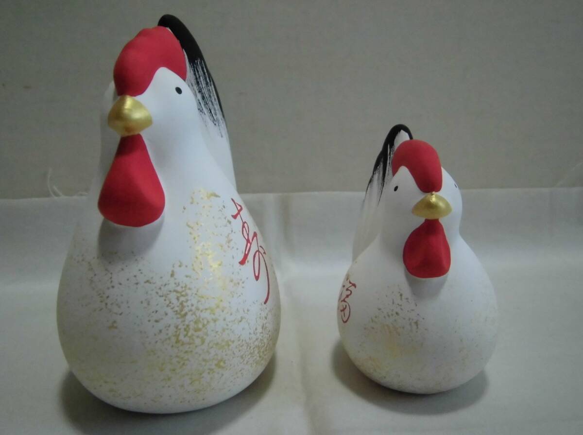 干支置物 尾長酉 親子 計2体 飾り台 風付 蜻山作 箱入り 色絵 金彩 鶏 にわとり 陶人形 土人形 招福 開運 縁起物 飾り物 オブジェ 工芸品