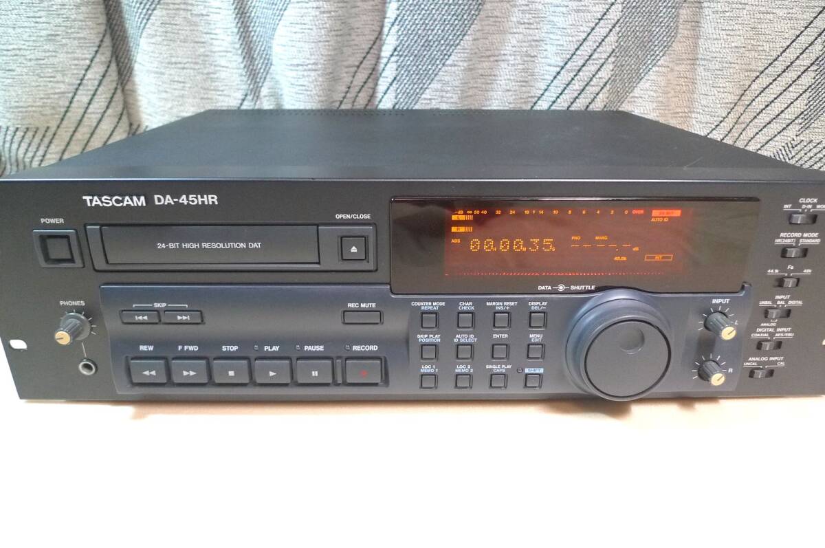 Yahoo!オークション - TASCAM DA-45HR 業務用 24bit DAT デッキ Yahoo!オークション - TASCAM DA-45HR 業務用 24bit DAT デッキ
