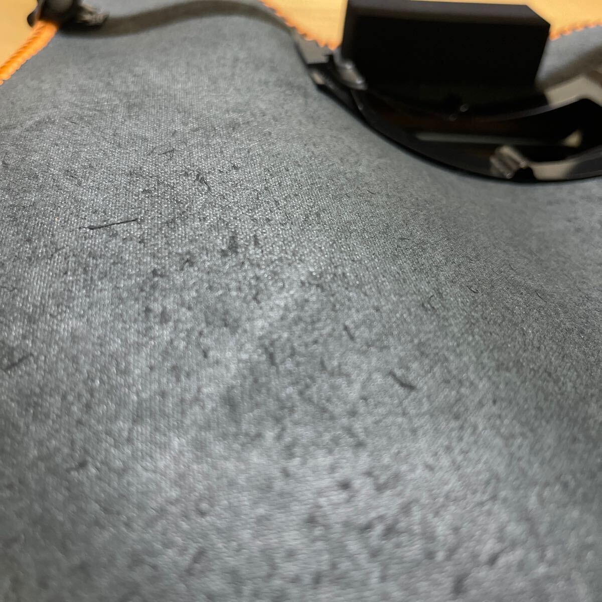 皮面 革面 溶接面 ペイズリー型押しブラック&アクアブルーパール