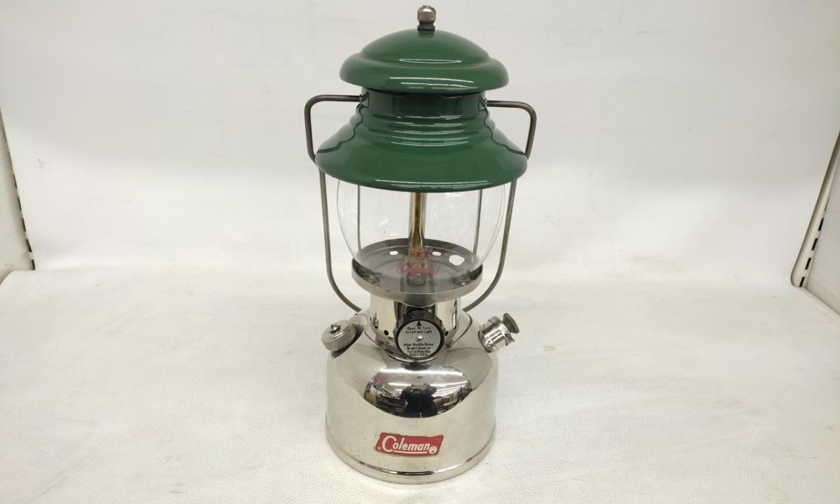 中古良品】Coleman ビンテージランタン 202 プロフェッショナル 中古良品】Coleman ビンテージランタン 202 プロフェッショナル