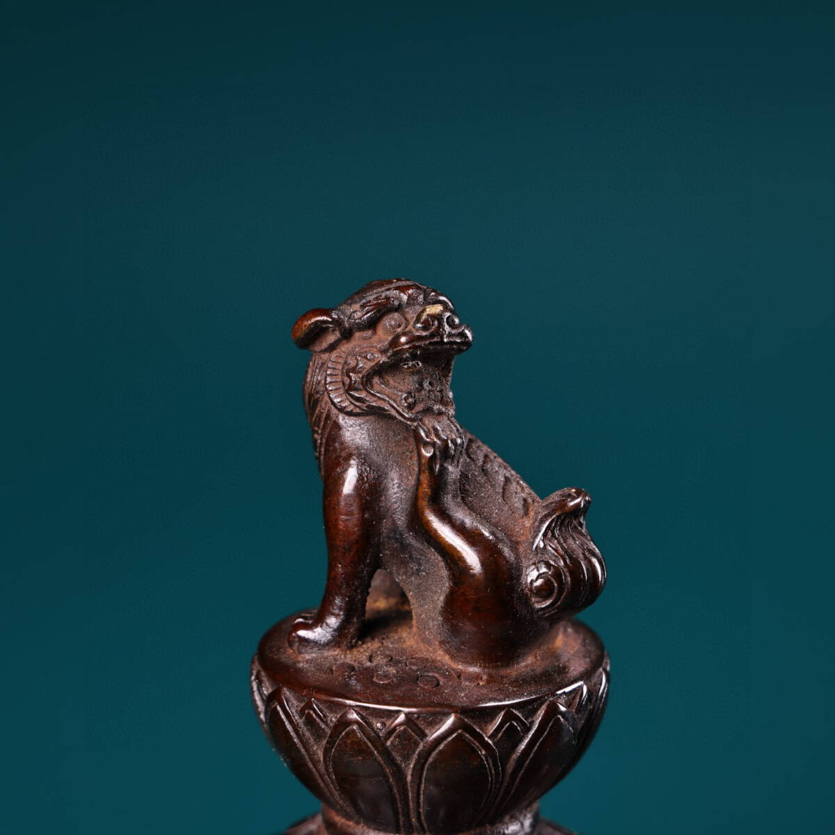 蔵友館蔵品・銅製・雙龍耳・獅蓋三足熏香炉】・希少珍品・置物 蔵友館蔵品・銅製・雙龍耳・獅蓋三足熏香炉】・希少珍品・置物