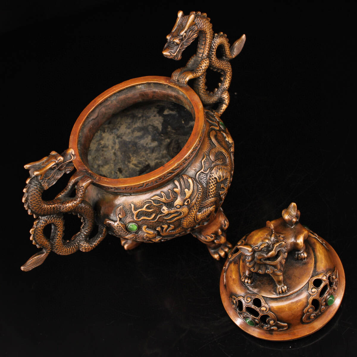 蔵友館蔵品・銅製・寶石嵌・雙龍耳・獅蓋三足熏香炉】・希少珍品 蔵友館蔵品・銅製・寶石嵌・雙龍耳・獅蓋三足熏香炉】・希少珍品