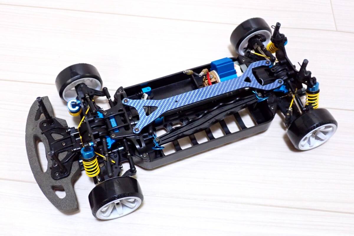 新品 タミヤ 1/10 TB02 ドリフト オプションパーツ多数付 シャーシ ホビーラジコン